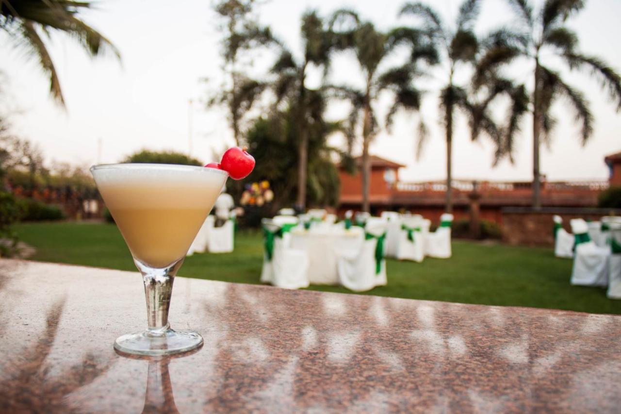 Pride Sun Village Resort y Spa Baga Exterior foto