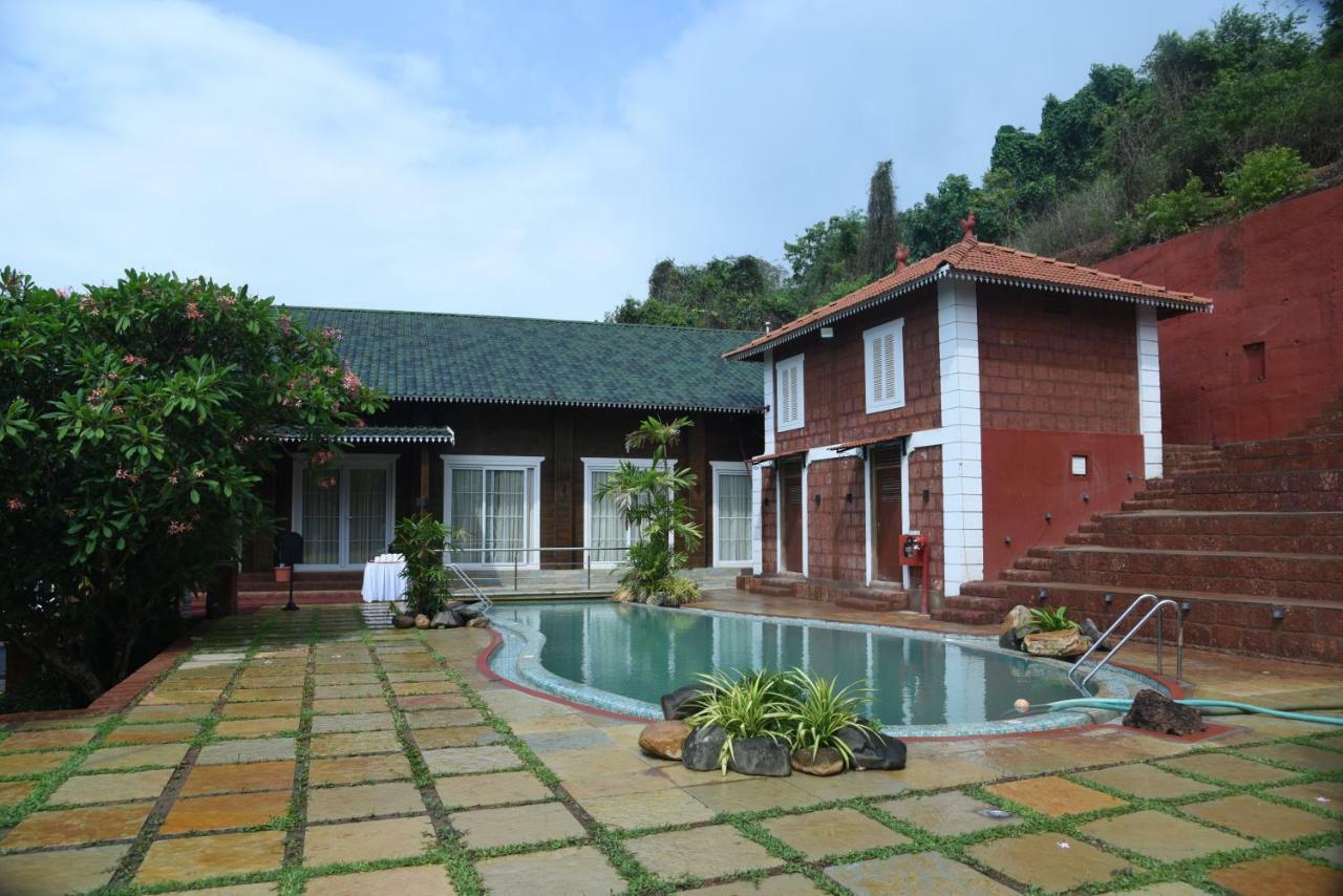 Pride Sun Village Resort y Spa Baga Exterior foto