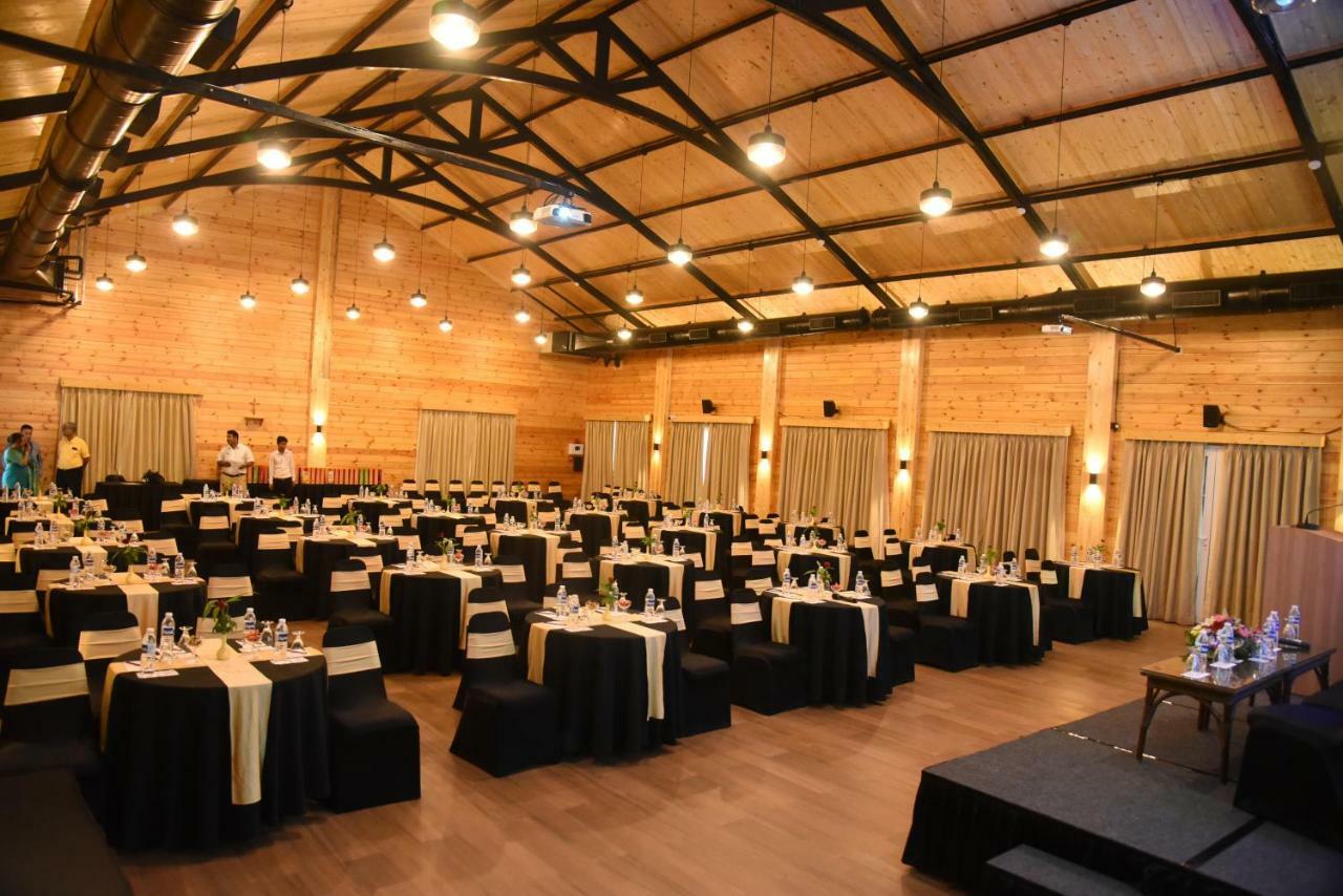 Pride Sun Village Resort y Spa Baga Exterior foto