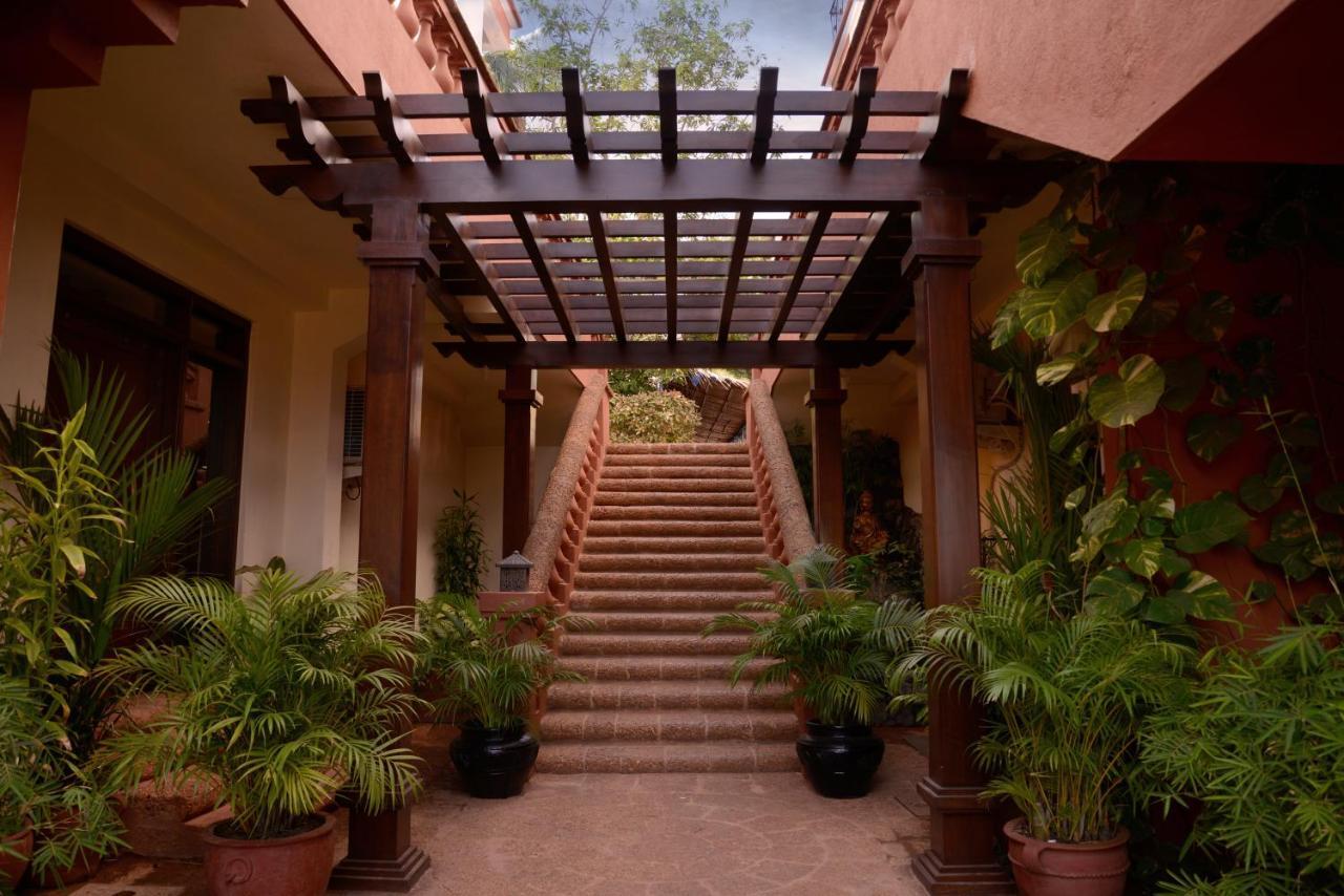 Pride Sun Village Resort y Spa Baga Exterior foto